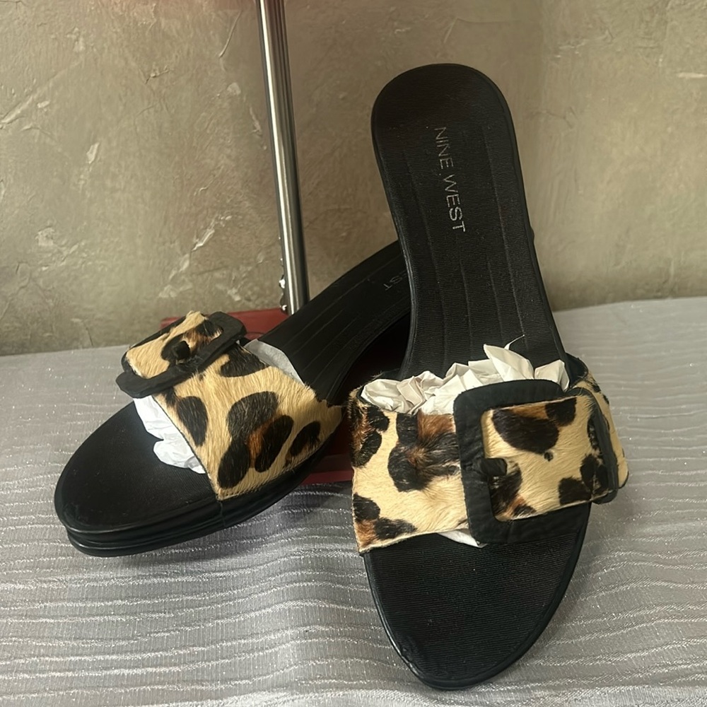 Vintage Nine West leper low heel slip ons